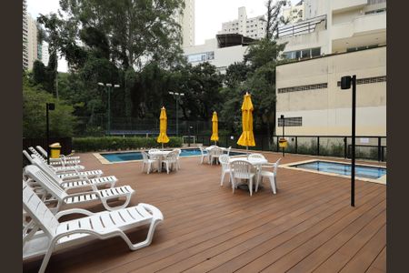 Apartamento para alugar com 75m², 2 quartos e 2 vagasÁrea comum - Piscina