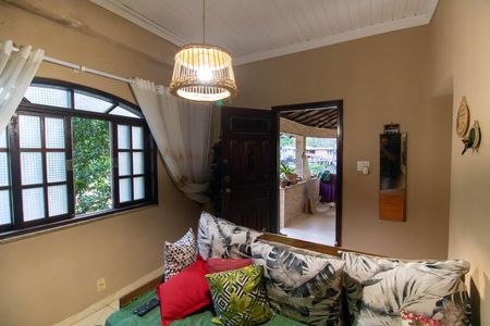 Sala de casa à venda com 4 quartos, 160m² em Cubango, Niterói