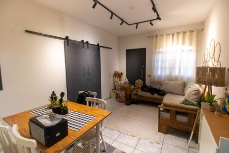 Casa à venda com 160m², 4 quartos e 1 vagaSala