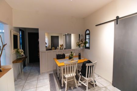 Casa à venda com 160m², 4 quartos e 1 vagaSala