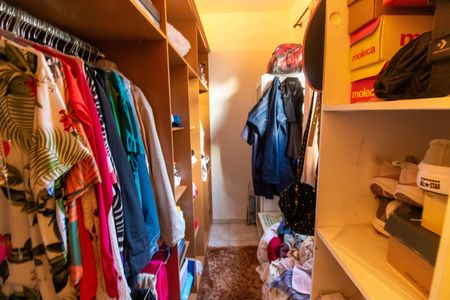 Casa à venda com 160m², 4 quartos e 1 vagaCloset