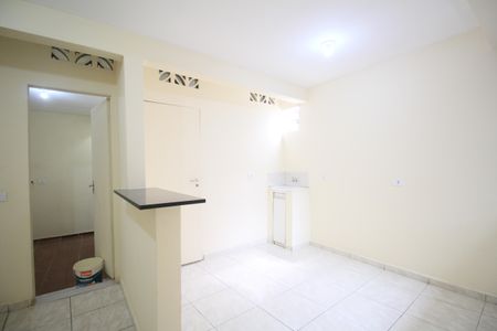 Sala/Cozinha de casa para alugar com 2 quartos, 45m² em Parque Reboucas, São Paulo