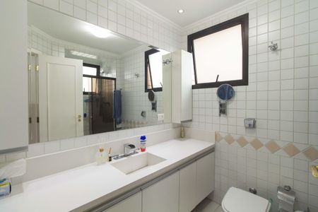 Apartamento à venda com 72m², 3 quartos e 2 vagasBanheiro da Suíte