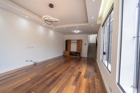 Casa à venda com 3 quartos, 180m² em Vila Rio Branco, São Paulo