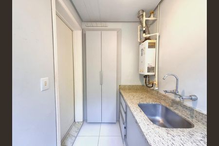Apartamento para alugar com 130m², 2 quartos e 1 vagaÁrea De Serviço 