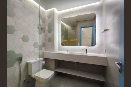 Apartamento para alugar com 64m², 2 quartos e 1 vaga Apartamento para alugar com 64m², 2 quartos e 1 vagaBanheiro Corredor