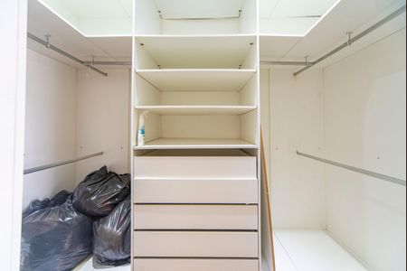 Casa à venda com 150m², 3 quartos e 4 vagasCloset do Quarto 3
