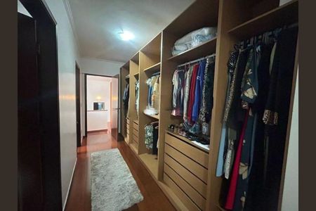 Closet de casa para alugar com 3 quartos, 265m² em Vila Alzira, Santo André