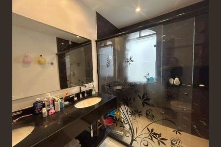 Casa para alugar com 265m², 3 quartos e 2 vagasBanheiro