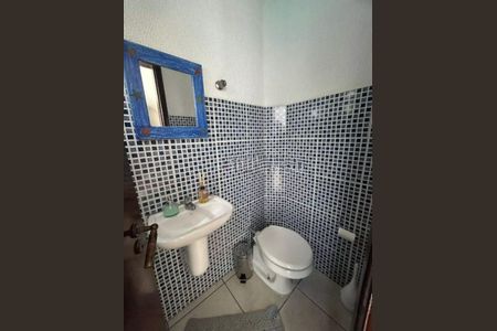 Casa para alugar com 265m², 3 quartos e 2 vagasBanheiro