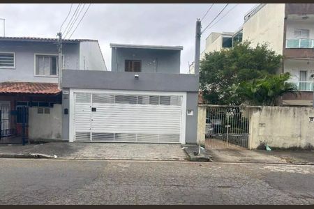 Casa para alugar com 265m², 3 quartos e 2 vagasFachada