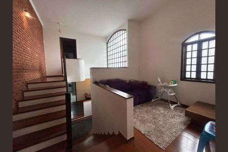 Casa para alugar com 265m², 3 quartos e 2 vagasSala