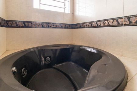 Casa para alugar com 218m², 5 quartos e 2 vagas Casa para alugar com 218m², 5 quartos e 2 vagasBanheiro da Suíte 2