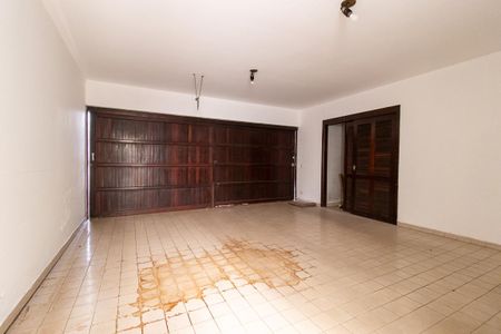 Casa para alugar com 218m², 5 quartos e 2 vagas Casa para alugar com 218m², 5 quartos e 2 vagasGaragem