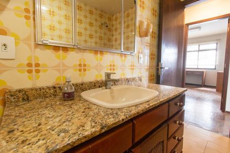 Casa para alugar com 218m², 5 quartos e 2 vagas Casa para alugar com 218m², 5 quartos e 2 vagasBanheiro Social