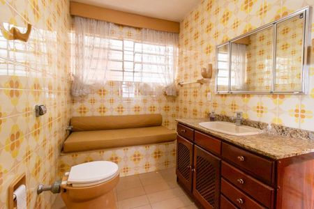 Casa para alugar com 218m², 5 quartos e 2 vagas Casa para alugar com 218m², 5 quartos e 2 vagasBanheiro Social