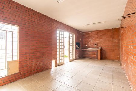 Casa para alugar com 218m², 5 quartos e 2 vagas Casa para alugar com 218m², 5 quartos e 2 vagasÁrea comum - Churrasqueira