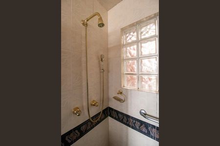 Casa para alugar com 218m², 5 quartos e 2 vagas Casa para alugar com 218m², 5 quartos e 2 vagasBanheiro da Suíte 2