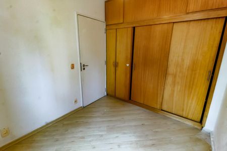 Apartamento à venda com 97m², 3 quartos e 2 vagasQuarto 2 - Armários