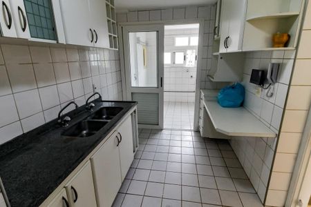 Apartamento à venda com 97m², 3 quartos e 2 vagasCozinha - Armários