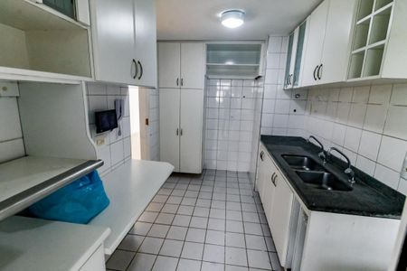 Apartamento à venda com 97m², 3 quartos e 2 vagasCozinha - Armários