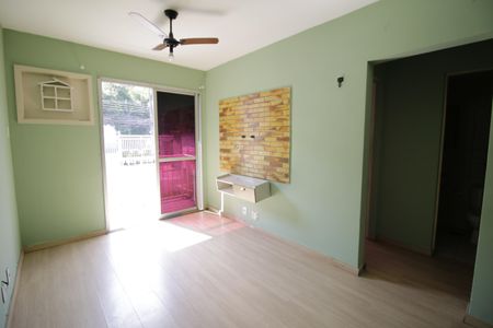 Sala de apartamento para alugar com 3 quartos, 65m² em Taquara, Rio de Janeiro