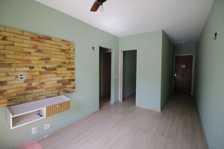 Sala de apartamento para alugar com 3 quartos, 65m² em Taquara, Rio de Janeiro