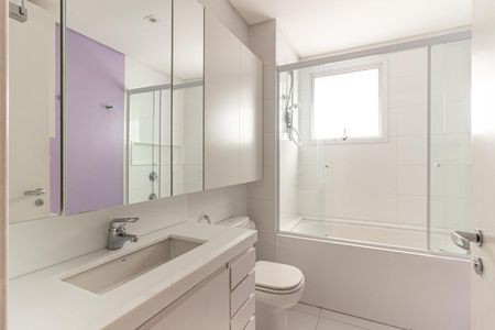 Apartamento à venda com 300m², 4 quartos e 4 vagasBanheiro Social