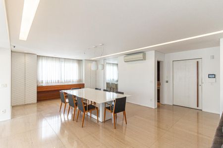 Apartamento à venda com 300m², 4 quartos e 4 vagasSala