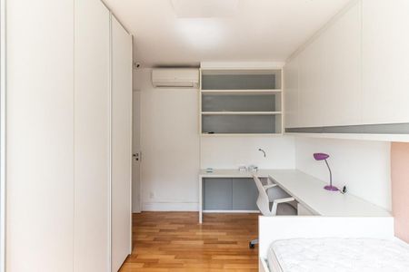 Apartamento à venda com 300m², 4 quartos e 4 vagasQuarto 4