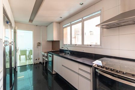 Apartamento à venda com 300m², 4 quartos e 4 vagasCozinha