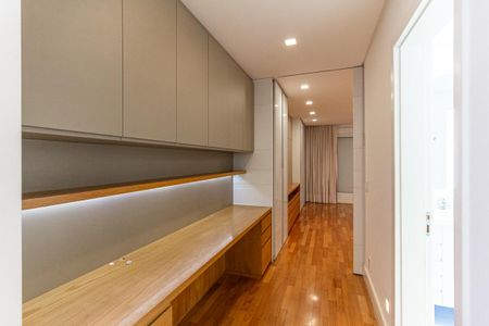 Apartamento à venda com 300m², 4 quartos e 4 vagasSuíte 1