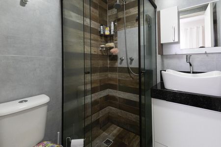 Apartamento à venda com 63m², 3 quartos e 1 vaga Apartamento à venda com 63m², 3 quartos e 1 vagaBanheiro da Suíte