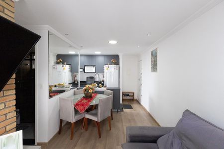 Apartamento à venda com 63m², 3 quartos e 1 vaga Apartamento à venda com 63m², 3 quartos e 1 vagaSala