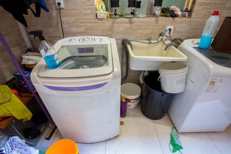 Casa à venda com 175m², 4 quartos e 2 vagasÁrea de serviço