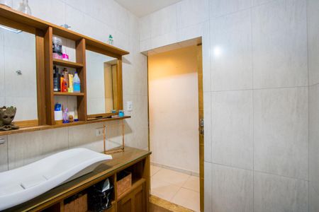 Casa à venda com 175m², 4 quartos e 2 vagasBanheiro social 1