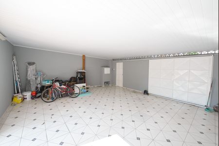 Casa para alugar com 140m², 2 quartos e 3 vagas Casa para alugar com 140m², 2 quartos e 3 vagasGaragem
