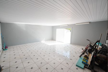 Casa para alugar com 140m², 2 quartos e 3 vagas Casa para alugar com 140m², 2 quartos e 3 vagasGaragem