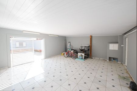 Casa para alugar com 140m², 2 quartos e 3 vagas Casa para alugar com 140m², 2 quartos e 3 vagasGaragem