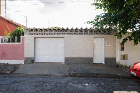 Casa para alugar com 140m², 2 quartos e 3 vagas Casa para alugar com 140m², 2 quartos e 3 vagasFachada da Casa