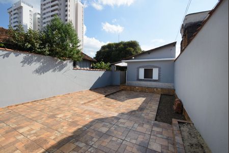 Casa para alugar com 140m², 2 quartos e 3 vagas Casa para alugar com 140m², 2 quartos e 3 vagasQuintal
