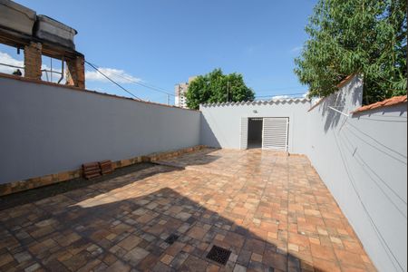 Casa para alugar com 140m², 2 quartos e 3 vagas Casa para alugar com 140m², 2 quartos e 3 vagasQuintal