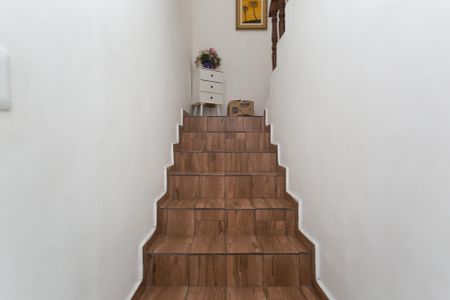 Casa à venda com 176m², 3 quartos e 2 vagasEscada 