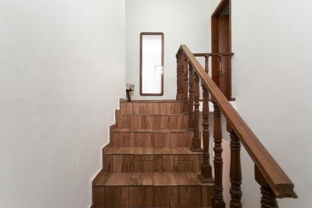 Casa à venda com 176m², 3 quartos e 2 vagasEscada 