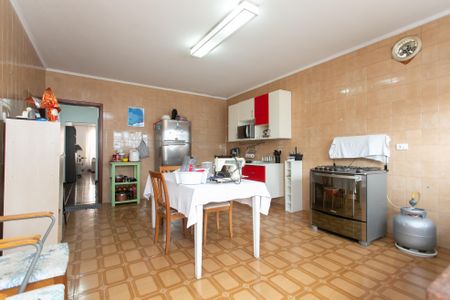 Casa à venda com 176m², 3 quartos e 2 vagasCozinha 