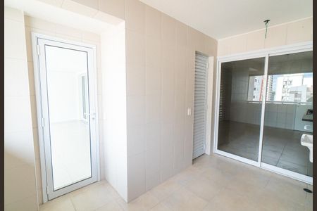 Apartamento à venda com 165m², 3 quartos e 3 vagasLavanderia