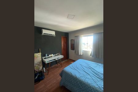 Casa à venda com 54m², 1 quarto e 2 vagasQuarto