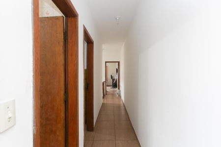 Casa à venda com 180m², 3 quartos e 4 vagasCorredor 