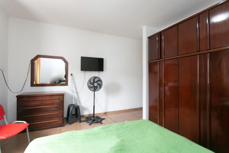 Casa à venda com 180m², 3 quartos e 4 vagasSuíte 