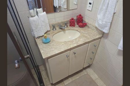 Apartamento à venda com 67m², 3 quartos e 2 vagasBanheiro